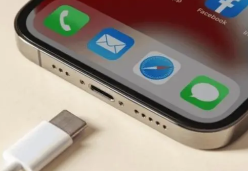 榕江苹果15维修分享iPhone15改USB-C接口后能和安卓用户互借充电器吗 